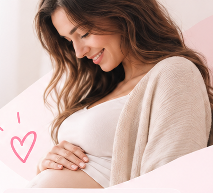 Femme enceinte souriante